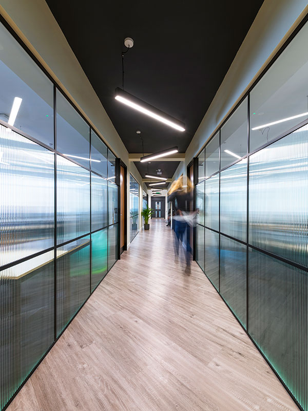 Perameter_Developments_20_Chiswell_St_Unity_office_fit_out_corridor